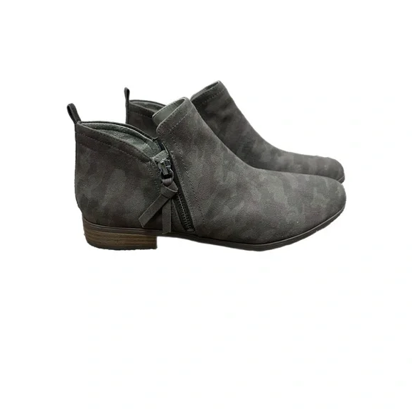 Women’s Camouflage Shoes - Picture 2 of 5